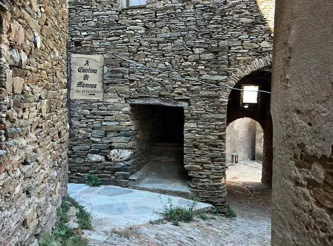 Dans Maison De Village Vue Appartement Sisco